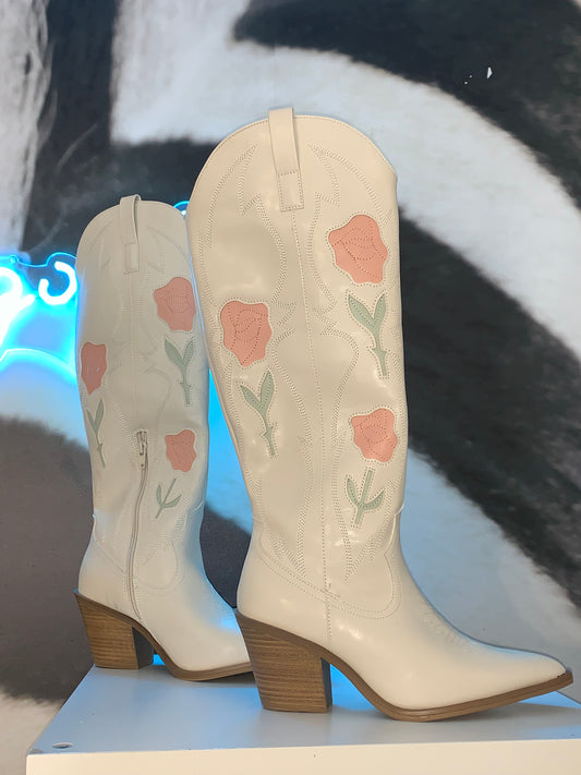 Universal Threads Cream Western Boots