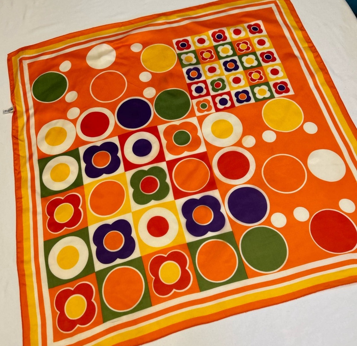 FUNtastic Vntg. Scarf