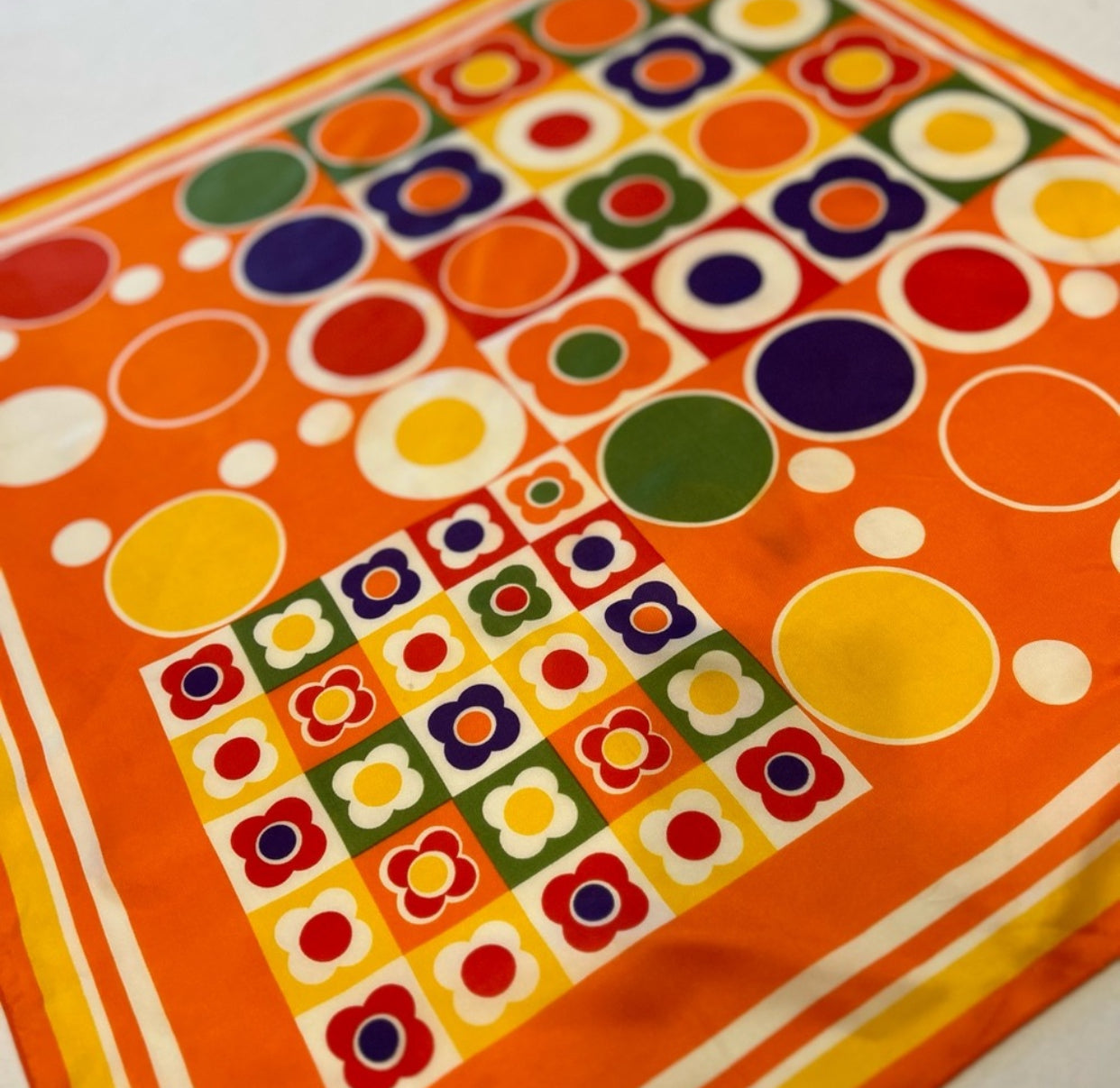 FUNtastic Vntg. Scarf