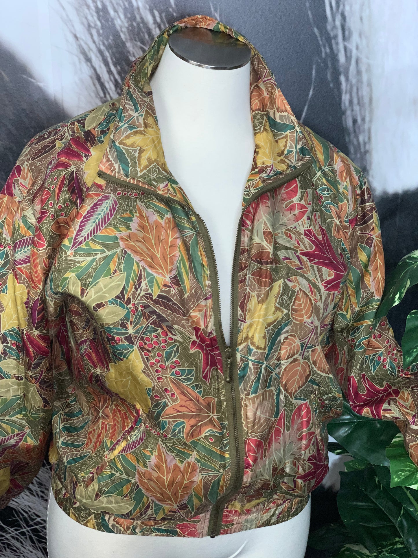 Vntg. Multicolor & Floral Silk Bomber Jacket