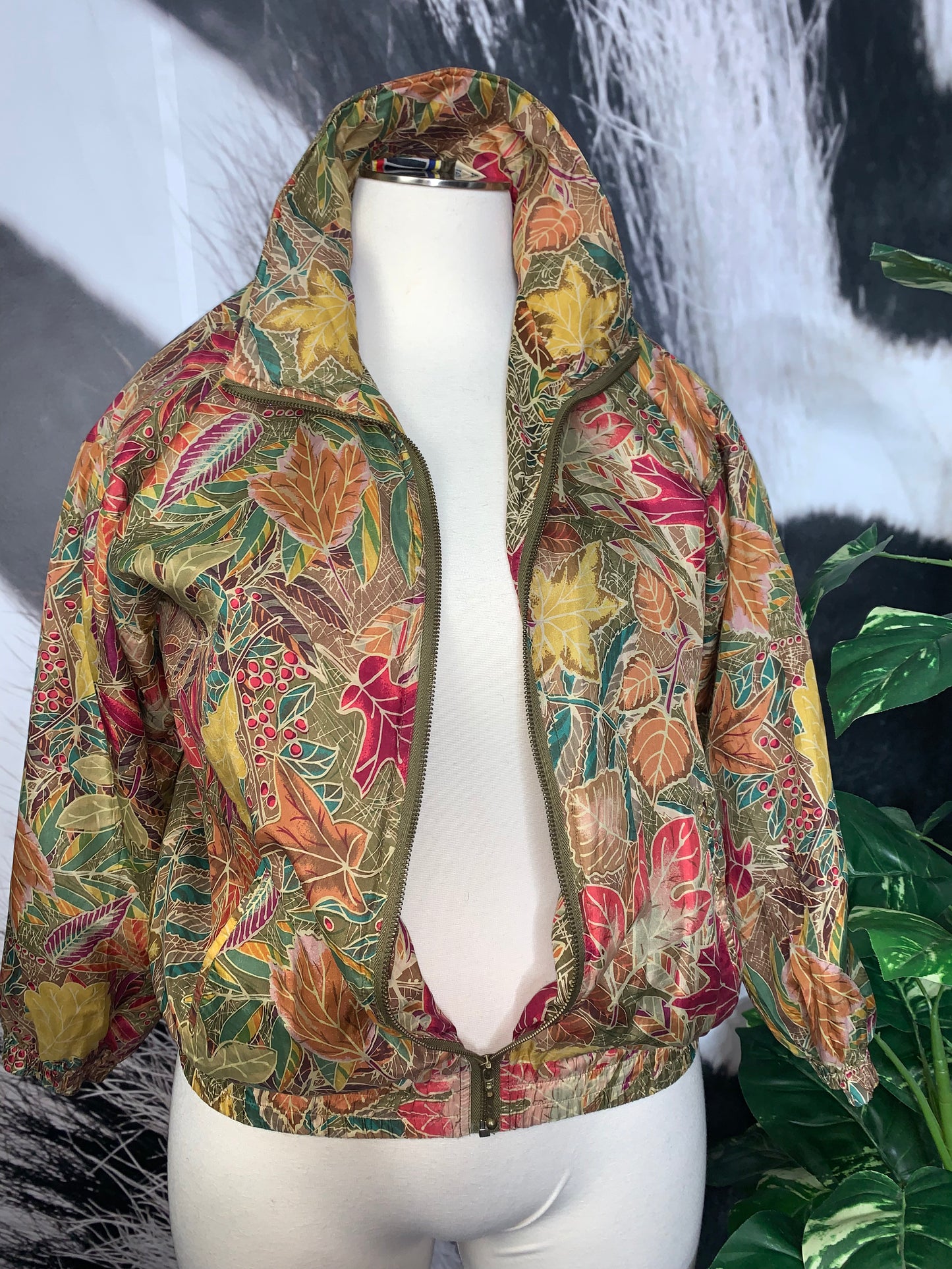 Vntg. Multicolor & Floral Silk Bomber Jacket