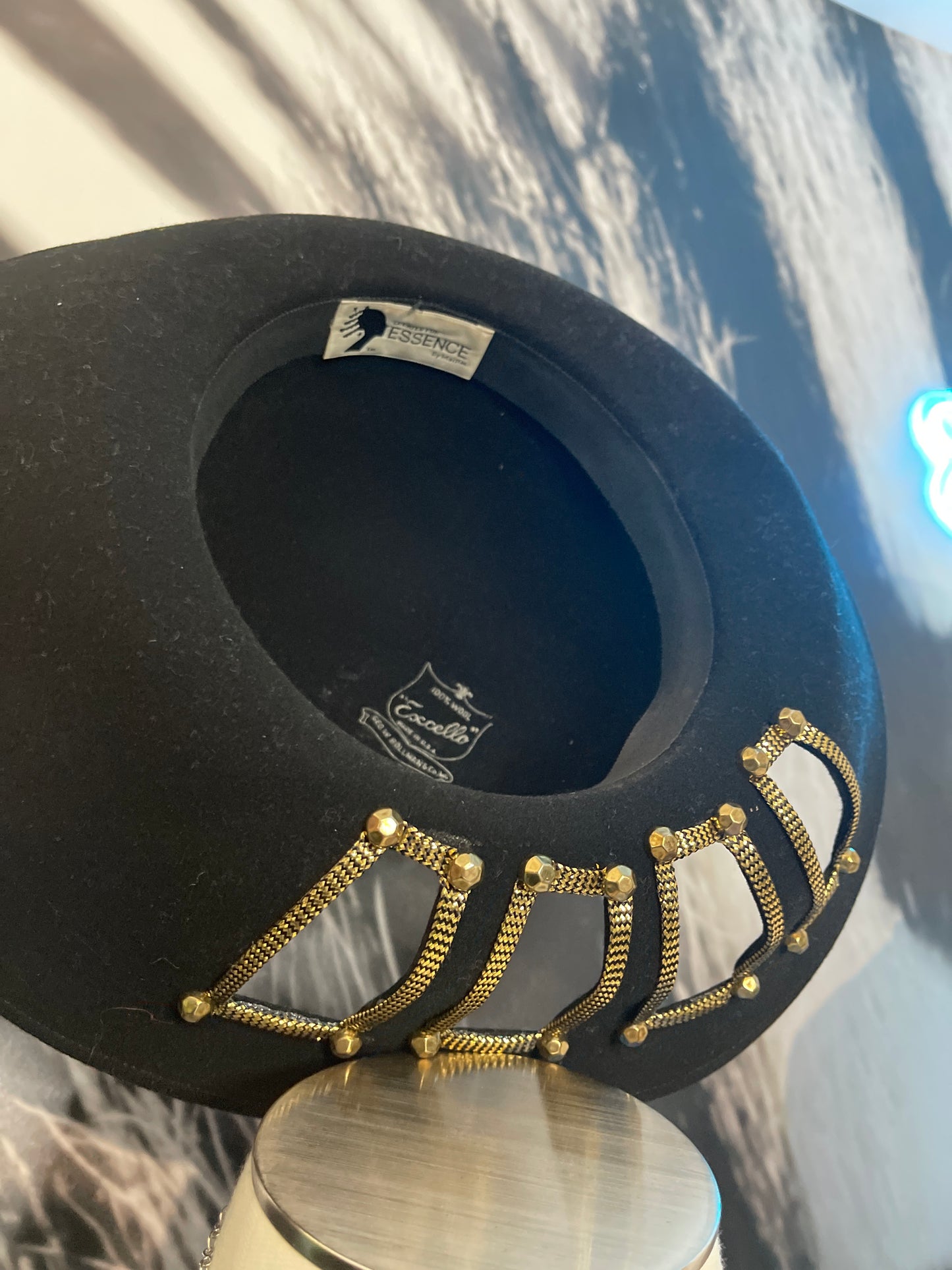 Vntg. Queen Hat