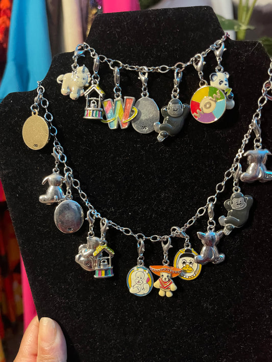 Vntg. 2000 Wizbet Necklace Bracelet Set (18 charms)