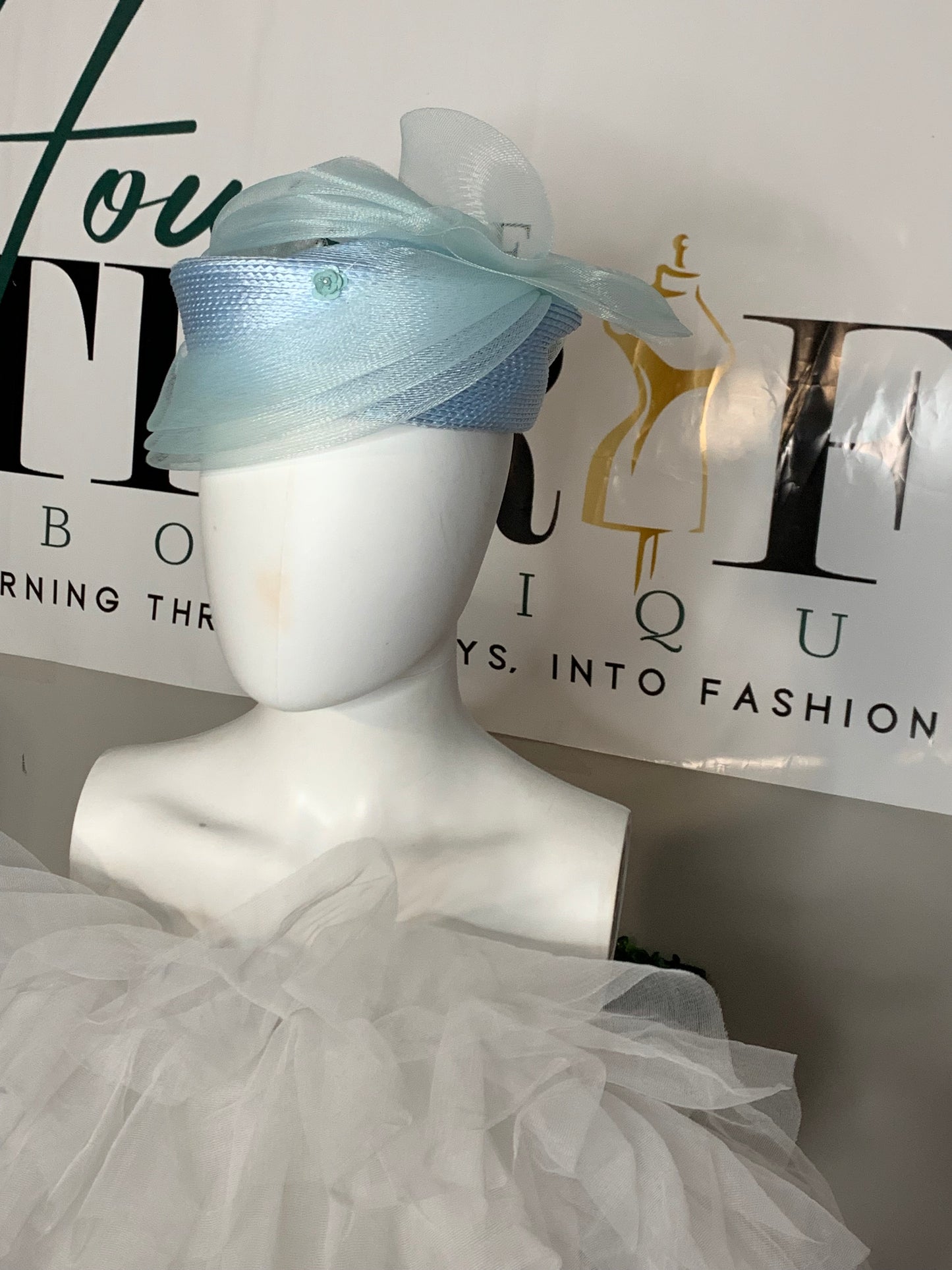 Vntg. Baby Blue Baby Doll Evening Hat