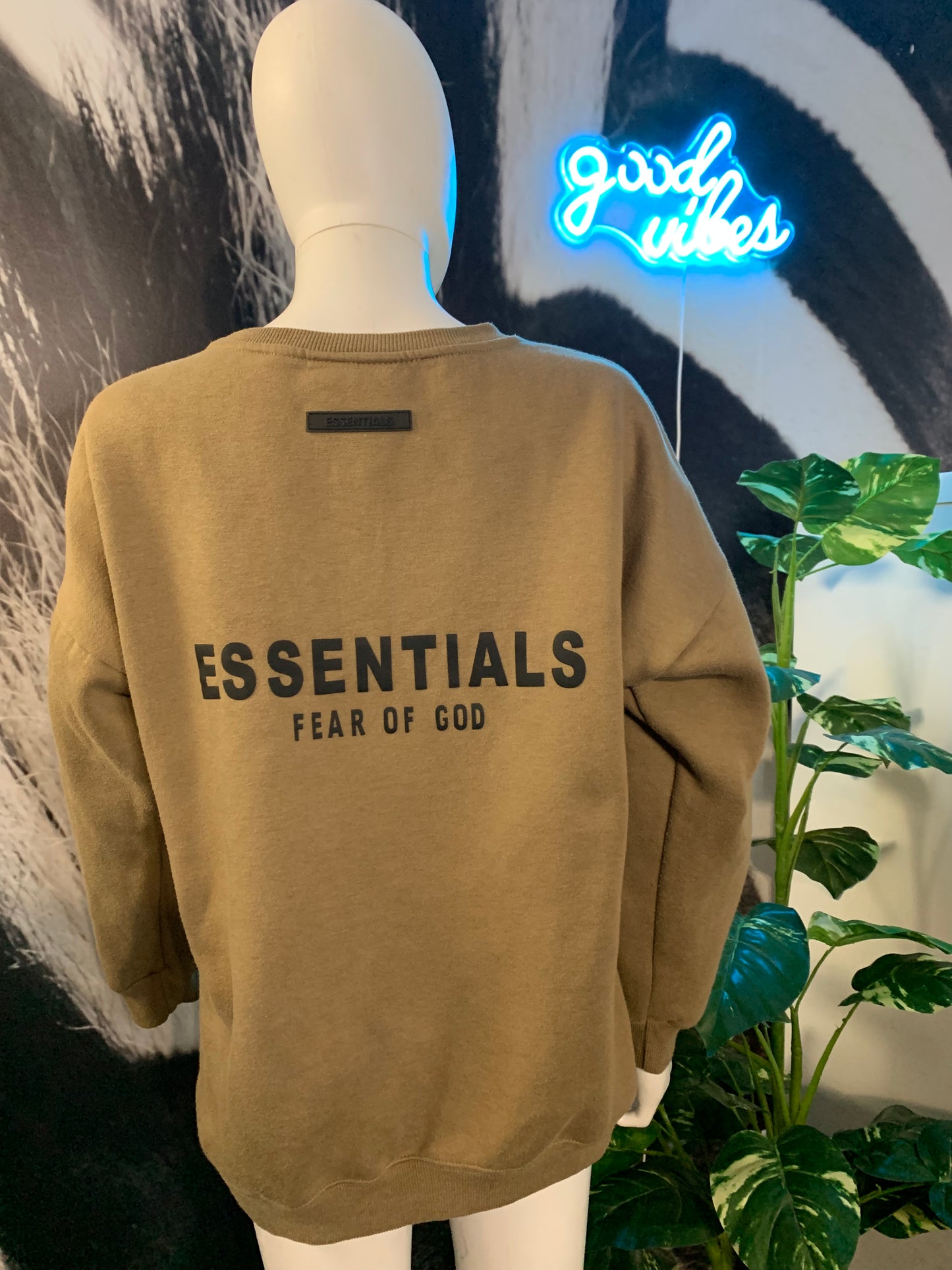 Fear of God ESSENTIALS Crew Neck Sweatshirt