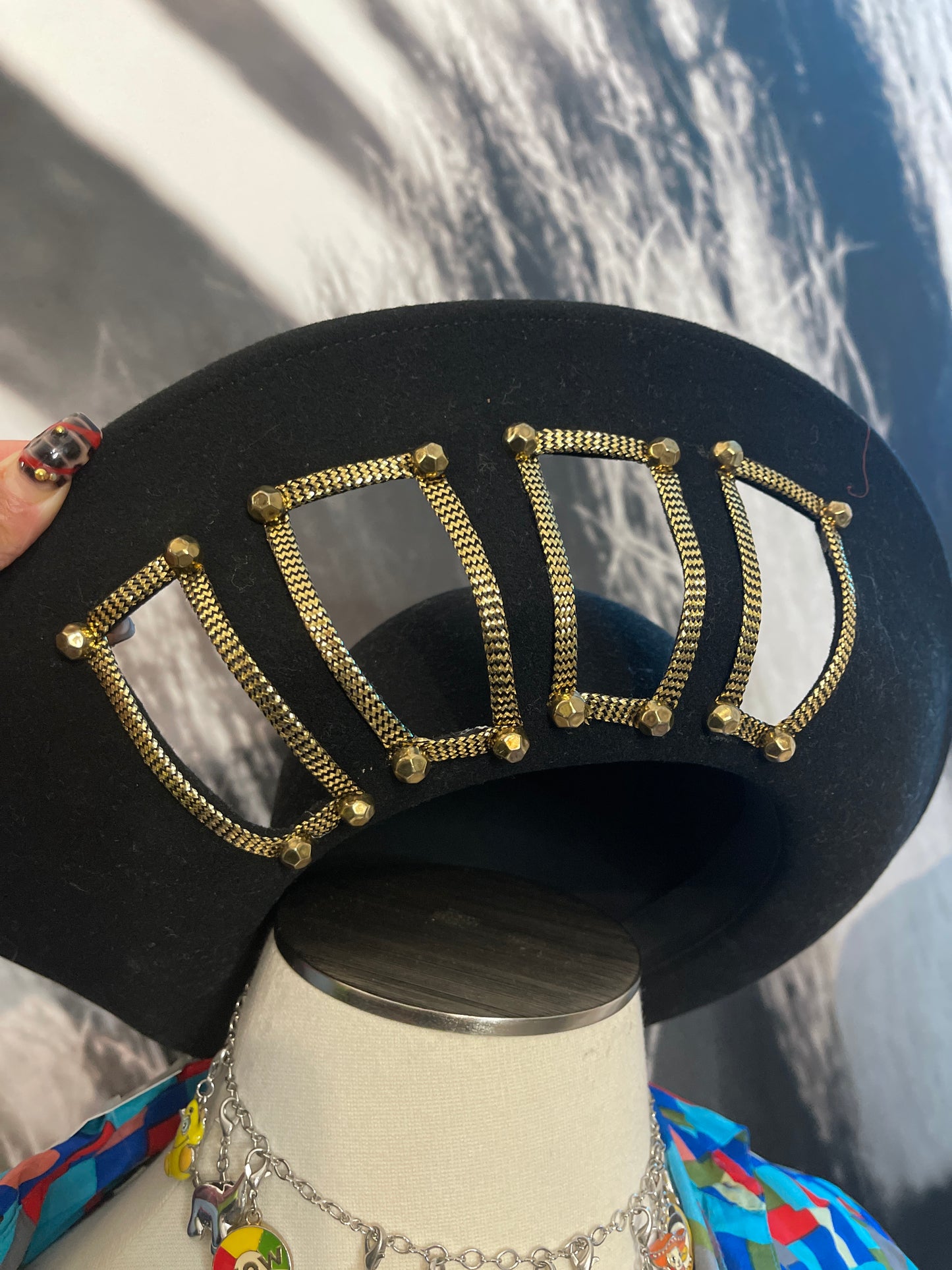 Vntg. Queen Hat