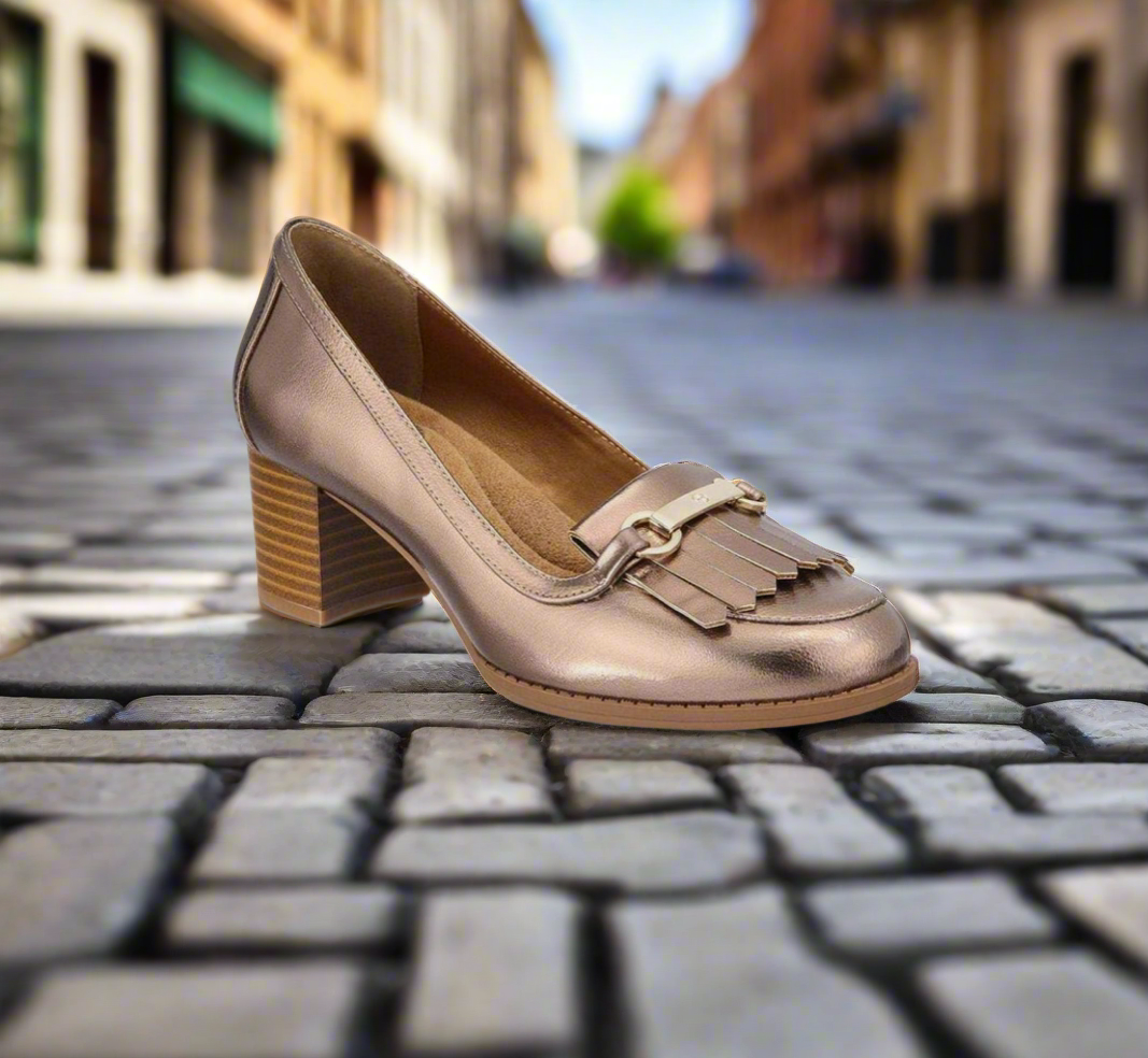 Giani Bernini Loafer Pump (Gold)