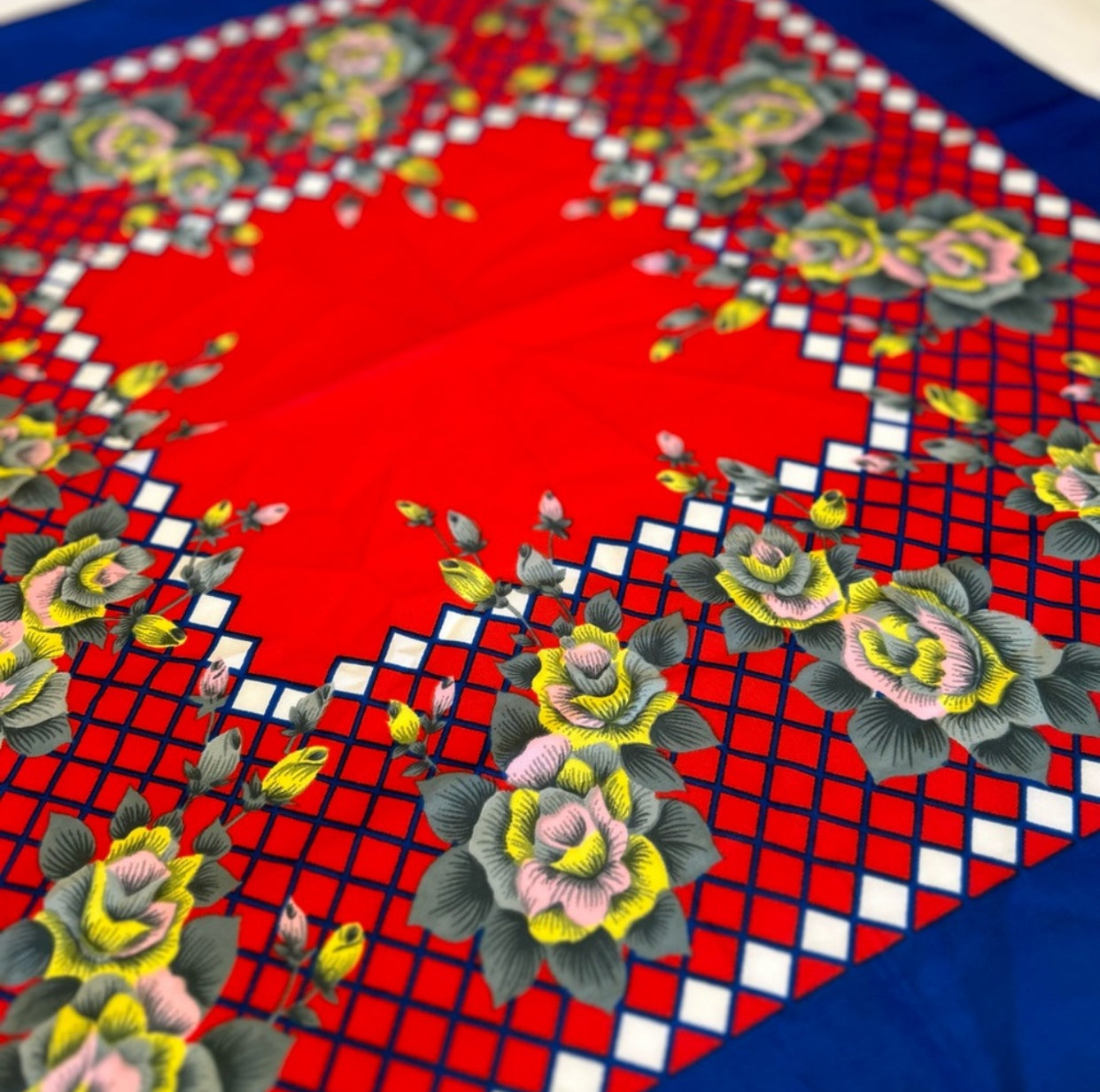 Vntg. Wild Rose Scarf